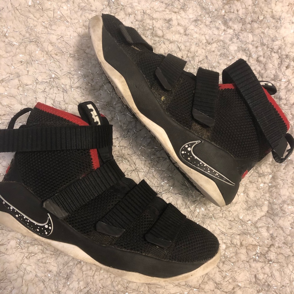 Lebron kids shoes